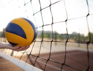 Voleybol Saha Ölçüleri ve Voleybolda Kullanılan Malzemeler