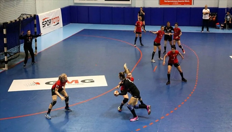 Hentbolda Top Tutma ve Top Sürme